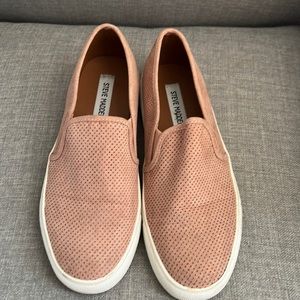 Women’s Steve Madden slip on sneaker size 8